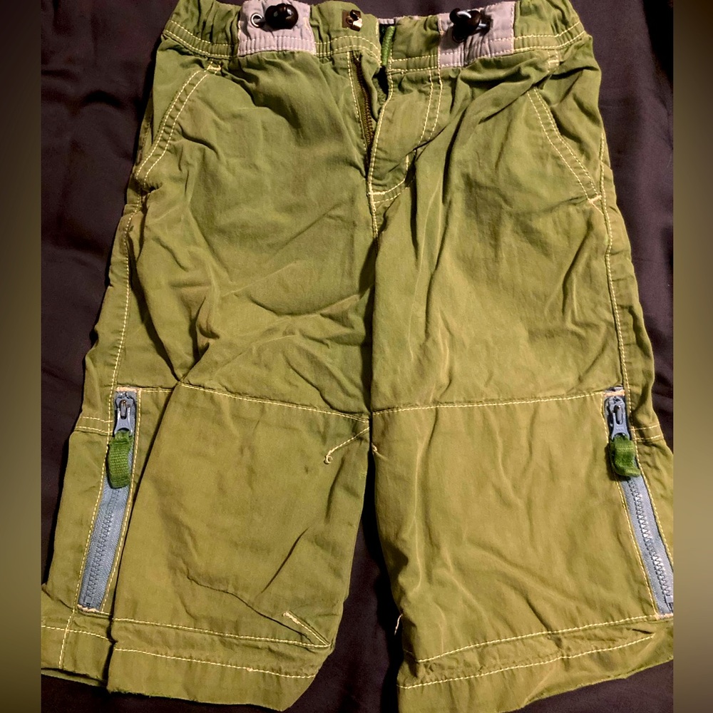 Mini Boden green shorts size 6 years